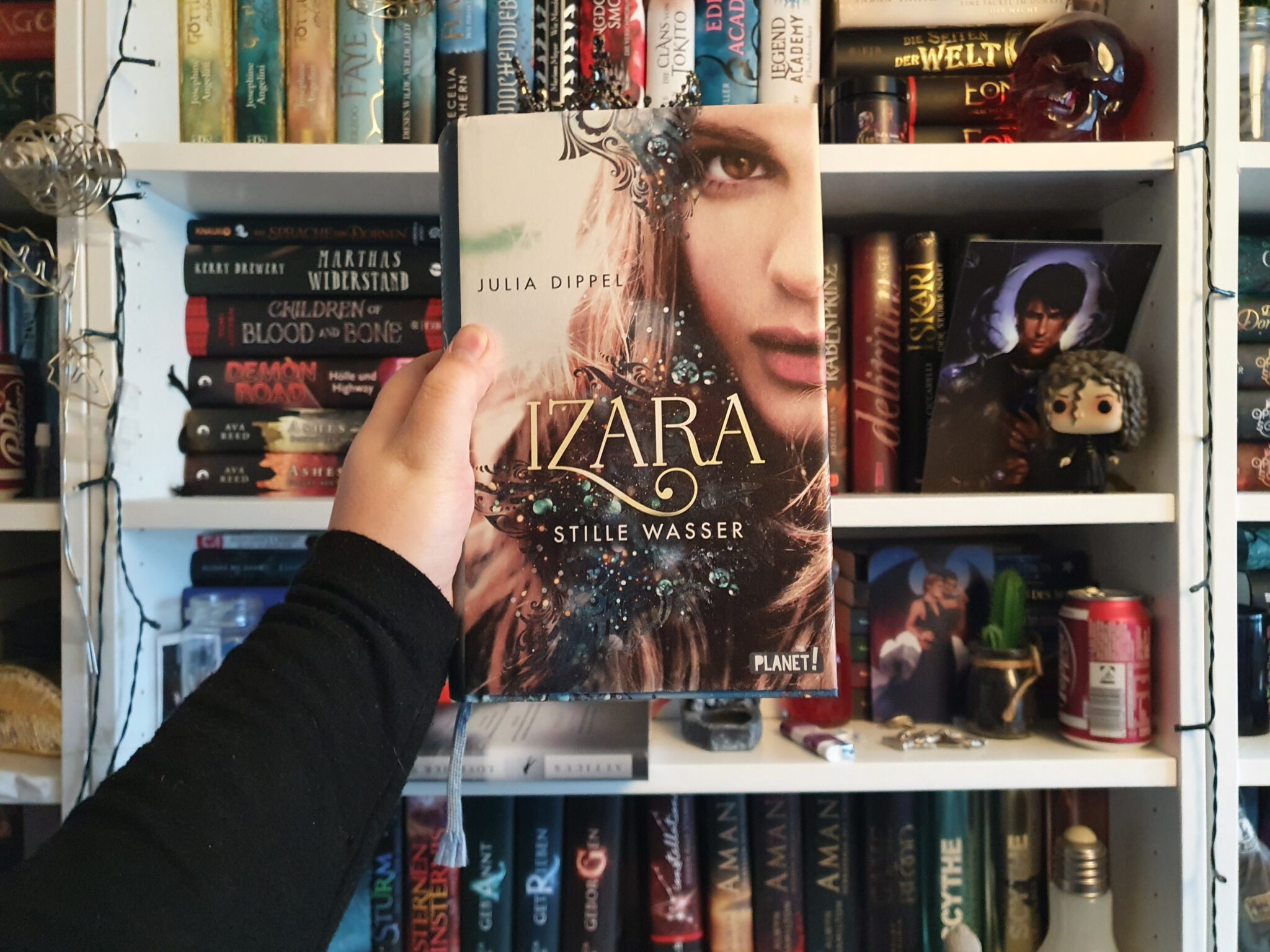 Izara – Stille Wasser – Das Bücherwunderland